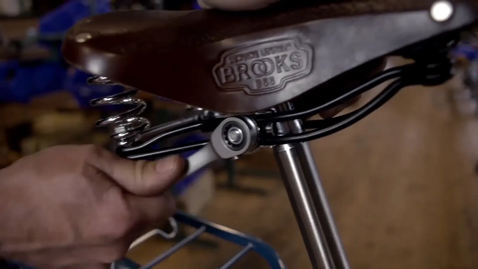 Brooks-sadlen monteres